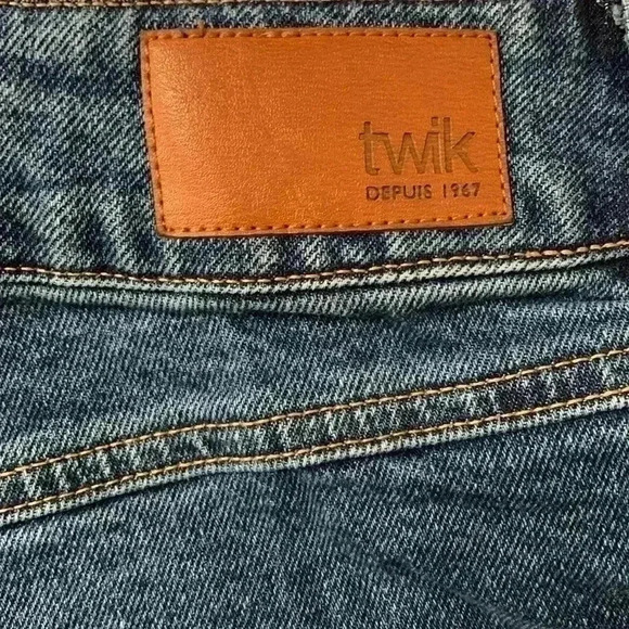 Like new condition twik PAR SIMONS Jean shorts size 28 - Picture 4 of 5